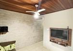 Location vacances São Sebastião - Casa com área gourmet e piscina em Caraguatatuba-2