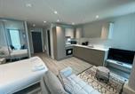 Location vacances Bracknell - Contemporary Studio with free Parking in Bracknell-1