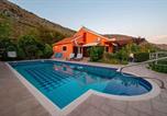 Location vacances Podstrana - Holiday home in Podstrana 7300-2
