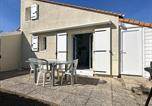 Location vacances  Charente-Maritime - Maison 4 pers avec piscine, tennis, proche plages et port - La Palmyre - Fr-1-705-57-1
