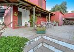 Location vacances Higuera de la Sierra - Stunning Home In El Castillo De Las Gua-2