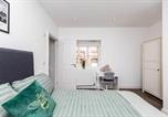 Location vacances Leeds - 2 Bedroom City Centre House with Ensuite Next to Music Arena-3
