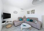 Location vacances Saint-Cyr-sur-Mer - Lumineux T3 climatisé près de la plage des Lecques, avec double terrasse et parking. - Fr-1-770-22-3