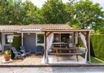 Location vacances Plage de Gujan-Mestras - Chalet B Village Vacances-1