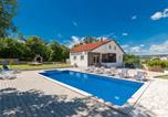 Location vacances Imotski - Villa Jelena with pool & playground-2