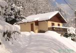 Location vacances Vagney - Chalet cosy en bordure de forêt avec wifi, terrasse et équipements complets à Rochesson - Fr-1-589-235-3