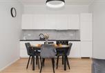 Location vacances Rumia - Totu Home Black&White Apartament Gdynia Centrum-2