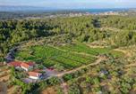 Location vacances  Ile de Hvar - Holiday house with a parking space Pitve, Hvar - 17397-1