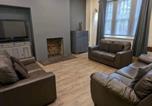 Location vacances Stornoway - 56 Bayhead Stornoway, 7 Bedroom house-1