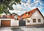 Location vacances Szeged - Zlatna Vila 2-1