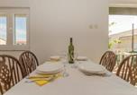Location vacances Vir - Charming Apartments Dokoza Vir - Two Bedroom Apartment with Terrace-4
