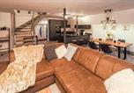 Location vacances Le centre historique de La Hesse - 2 Bedroom Beautiful Home In Ulrichstein-4