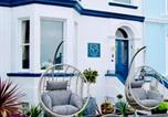 Hôtel Conwy - Hotel No5, Beachfront with Free Private Car Park-1