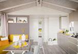 Location vacances  Lozère - Mobil home avec terrasse pour 4 personnes à Meyrueis - Api-1-52-432-3