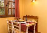 Location vacances  Burgos - Charming House in Fresneda de la Sierra Tirón with Garden.-4