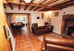 Location vacances Usines de la vallée de la Derwent - A Lovely Family Cottage in Belper-1