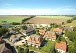 Location vacances Breege - Hafennahe Ferienwohnung mit Balkon und Meerblick - Hafenhäuser Breege Fewo 11-2