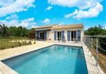 Location vacances Cornillon - Cosy holiday home with pool, cleaning included-2