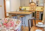 Location vacances  Gare de Crewe - Gardeners Cottage-4
