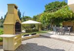 Location vacances Kaštela - Holiday home 200 m to the beach-3