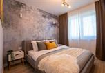 Location vacances  Aéroport de Bucarest - Stunning 1br Apartments in North District-1
