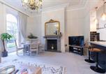 Location vacances  Gare de Cheltenham - Beautiful Two Bedroom Regency Apartment-3