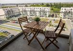 Location vacances  Aéroport de Bucarest - Stunning 1br Apartments in North District-2