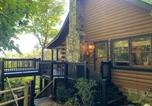 Location vacances Blue Ridge - Cozy Haven - Mountain View, Hot Tub, Fire Pit-1