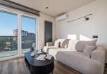 Location vacances Oświęcim - Air Conditioned Studio with Mountain View, Parking and Balcony by Noclegi Renters-1
