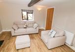 Location vacances  Gare de Chesterfield - Smithy Cottage-4