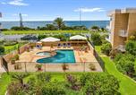 Location vacances Alexandra Headland - Ocean front 2 bedroom central apartment with pool-1
