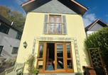 Location vacances Pendine - Bay View - holiday cottage by the sea with stunning views-2