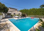 Location vacances Pernes-les-Fontaines - Universo private pool and large garden-1