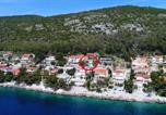 Location vacances Blato - Apartments by the sea Prizba, Korcula - 18165-1