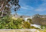 Location vacances Upper Lake - Oceanfront Blufftop Home - Wide Deck & Water Views-1