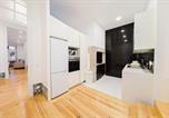 Location vacances  Lisbonne - Heart of Lisbon Luxe Stay for 10-4