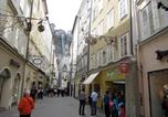 Location vacances  La rue Getreidegasse - City-Center Apartments-1