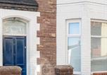 Location vacances  Gare de Newport - Newport House Crindau Road Upper-1