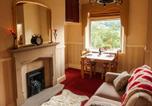 Location vacances  Gare d'Halifax - Cottage in the Sky-2