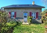 Location vacances  Allier - Gîte familial près de la nature et randonnées - Fr-1-489-518-1