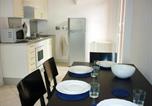Location vacances  Ville métropolitaine de Bologne - Cozy Apartment in Bologna with Terrace-3