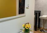 Location vacances  Dražmirovac - Luxury Pool Apartment Jagodina-3