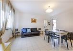 Location vacances  Province d'Ancône - R15 - Nuovo trilocale a due passi dal mare-1