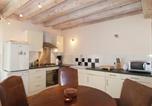 Location vacances Roussines - Cozy Cottage in Roussines, Dordogne-4