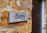Location vacances Uppingham - The Old Plough, mix of 1 bed and 3 bed units, rustic charm, super king bed or twins, en-suite, secure parking-2