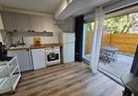 Location vacances Le Castellet - Studio &quote;Le Yellow&quote; avec terrasse et parking-1