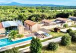 Hôtel Grignan - Nuiki Lodges - Chambres d'hôtes-1