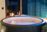 Location vacances Comblain-au-Pont - Buenas Noches Villa Standing piscine & wellness-3