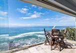 Location vacances Salt Rock - 3 Bedroom Beachfront Apartment-1