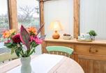 Location vacances  Gare de Chesterfield - Swallows Barn-4